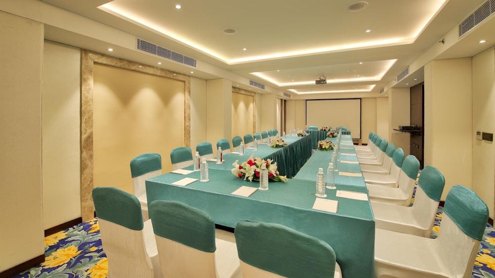 Hotel Golden Tulip Essential Dźajpur Zewnętrze zdjęcie