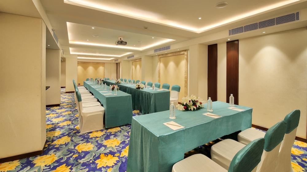 Hotel Golden Tulip Essential Dźajpur Zewnętrze zdjęcie