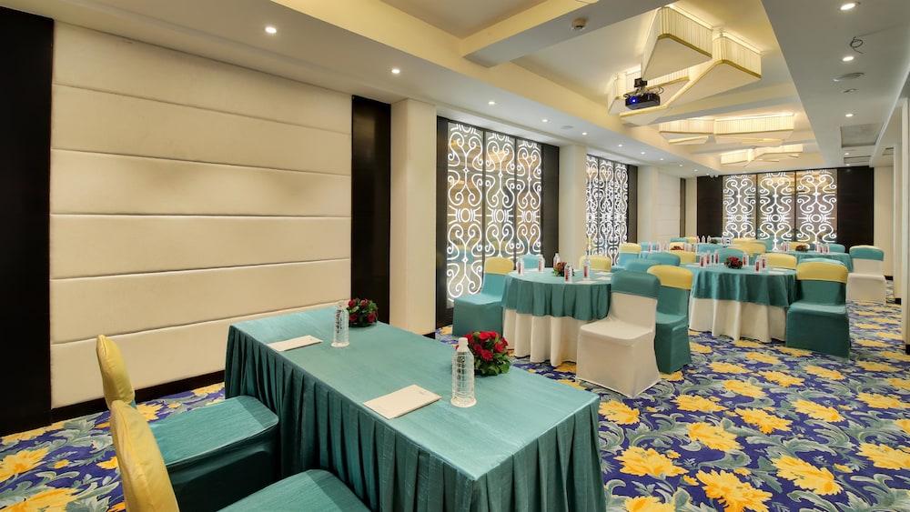 Hotel Golden Tulip Essential Dźajpur Zewnętrze zdjęcie