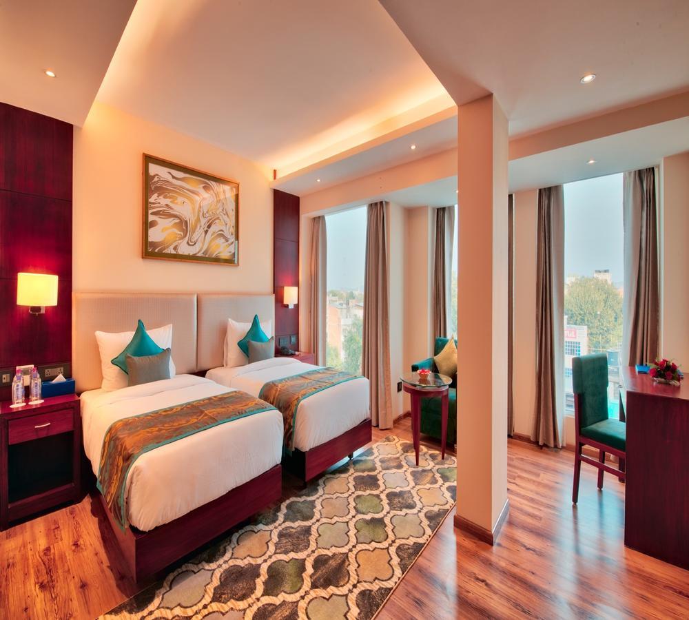 Hotel Golden Tulip Essential Dźajpur Zewnętrze zdjęcie