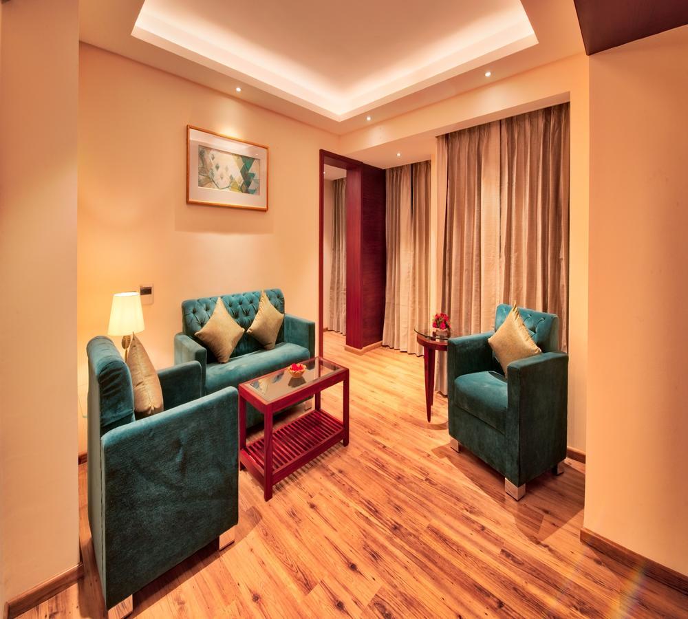 Hotel Golden Tulip Essential Dźajpur Zewnętrze zdjęcie
