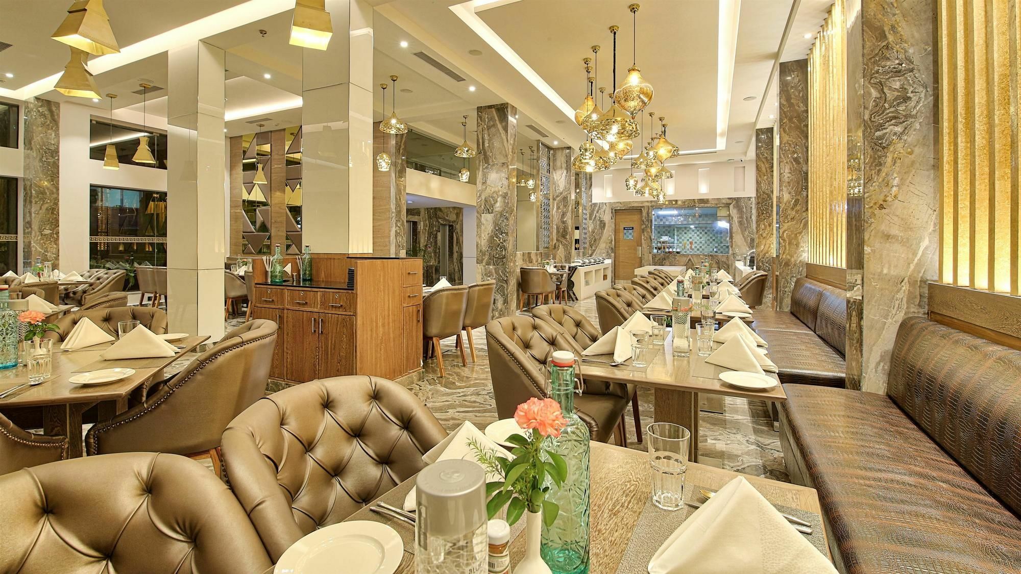 Hotel Golden Tulip Essential Dźajpur Zewnętrze zdjęcie