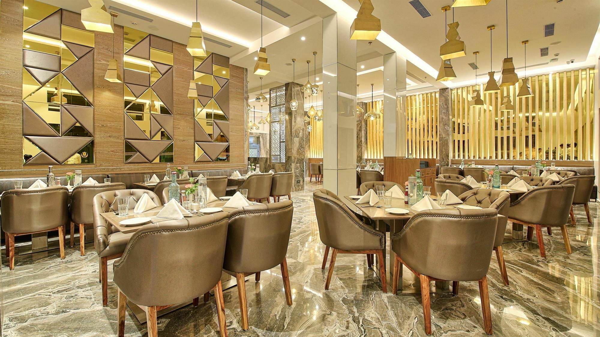 Hotel Golden Tulip Essential Dźajpur Zewnętrze zdjęcie