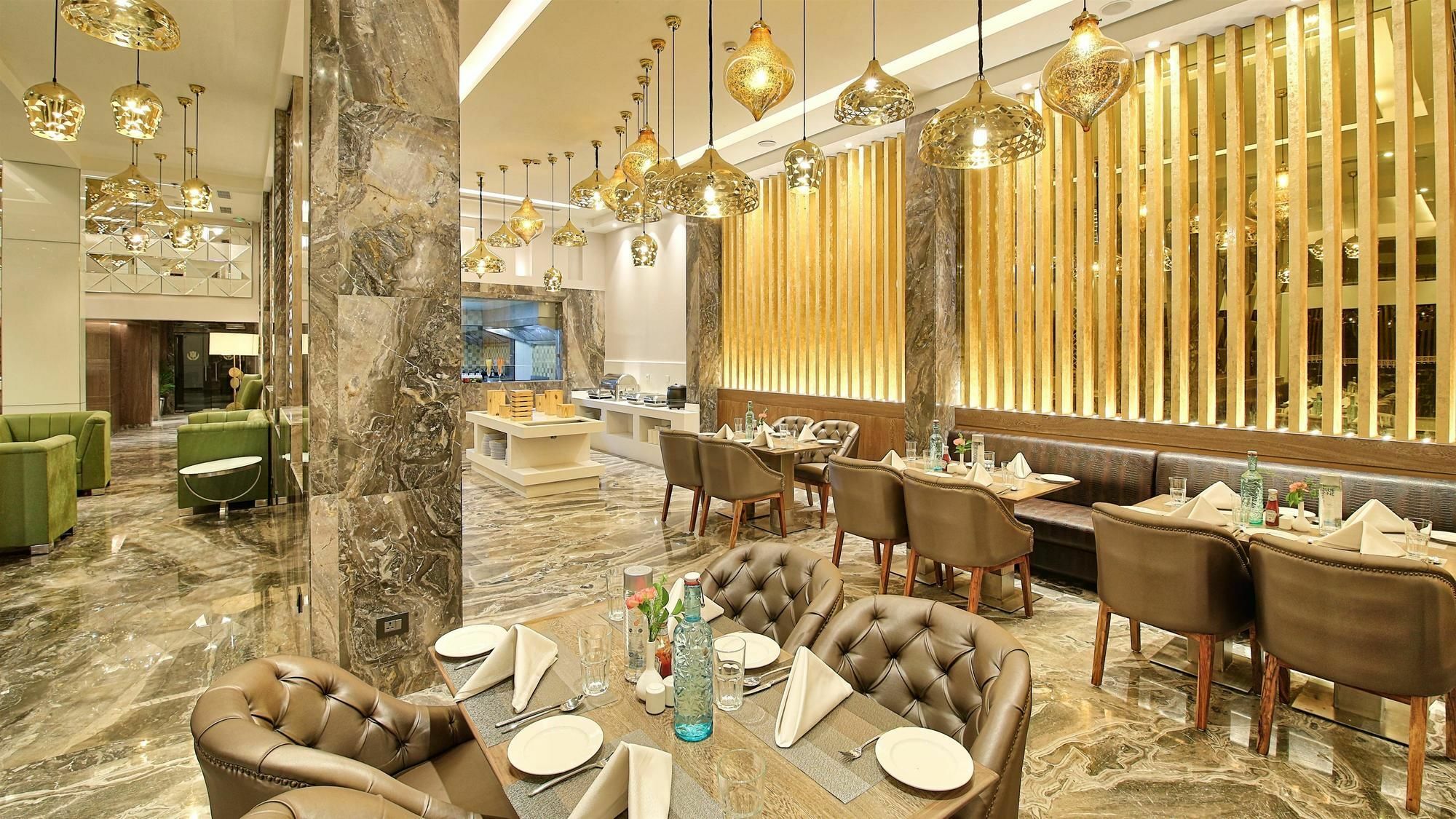 Hotel Golden Tulip Essential Dźajpur Zewnętrze zdjęcie